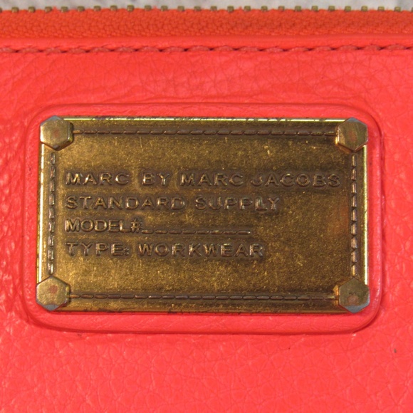 Marc Jacobs Neon Orange Zip Wallet - Picture 3 of 8